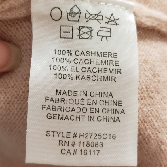 Minnie Rose Size XS Elegant Women's V-Neck Sweater in Soft Pink - Picture 8 of 8